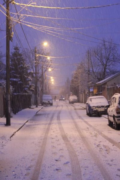 zăpada pe străzi