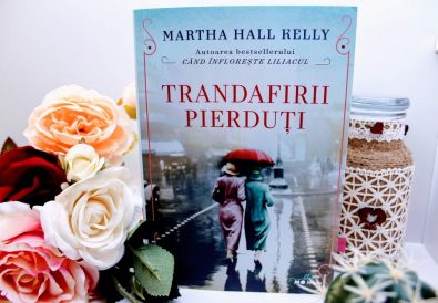Trandafirii pierduți, Martha Hall Kelly
