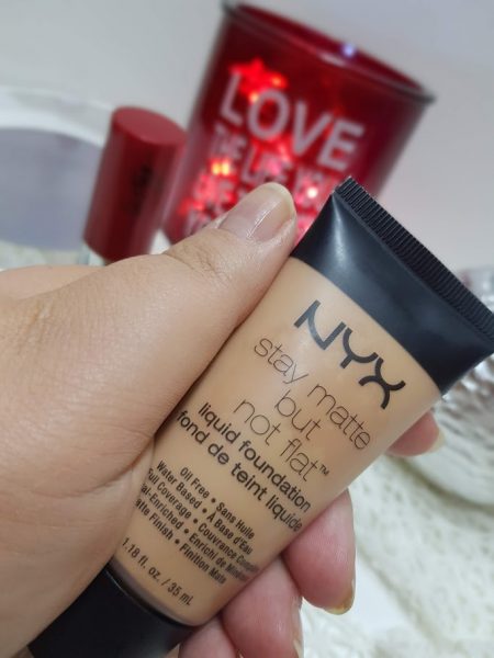 Fond de ten NYX Professional Makeup Stay Matte But Not Flat